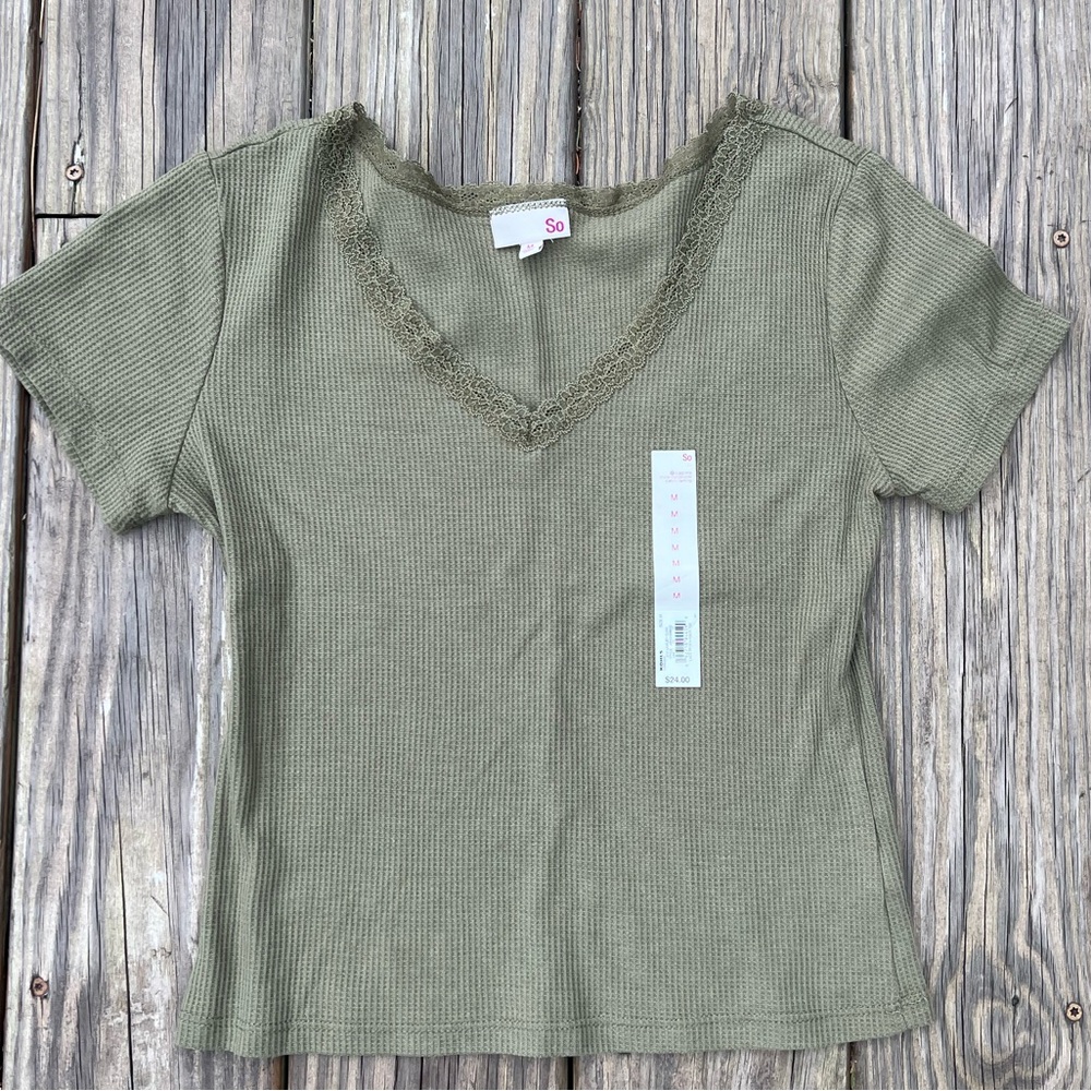 NWT so | size medium olive green | waffle v-neck tee with lace trim